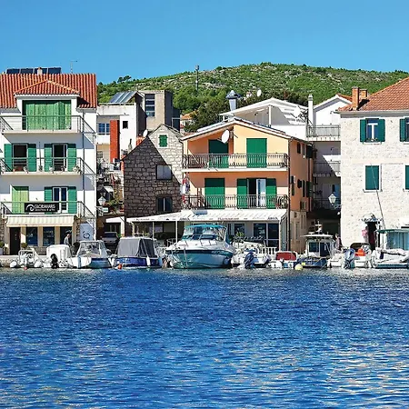 Appartamento Cozy In With Kitchen Vodice