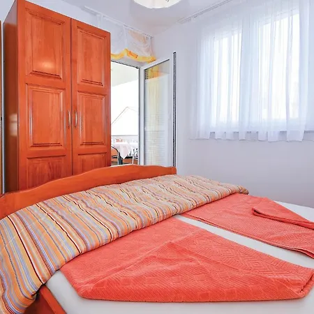 Appartamento Cozy In With Kitchen Vodice